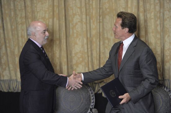 Viktor Vekselberg and Arnold Schwarzenegger