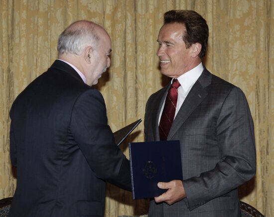 Viktor Vekselberg and Arnold Schwarzenegger