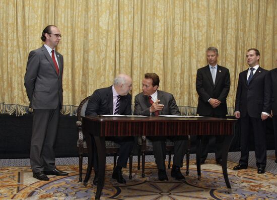 Dmitry Medvedev and his wife, Svetlana, visit the U.S.