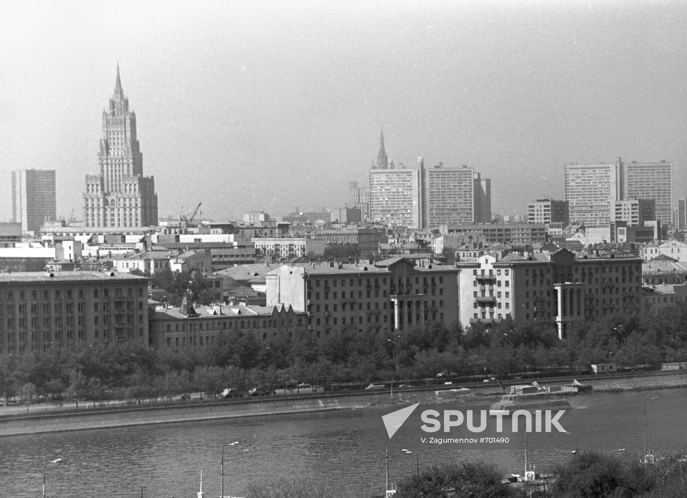 View of the Frunzenskaya Embankment