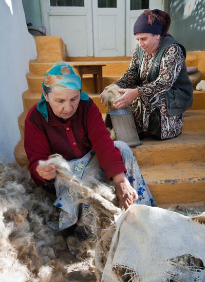 Making burkas in Dagestan