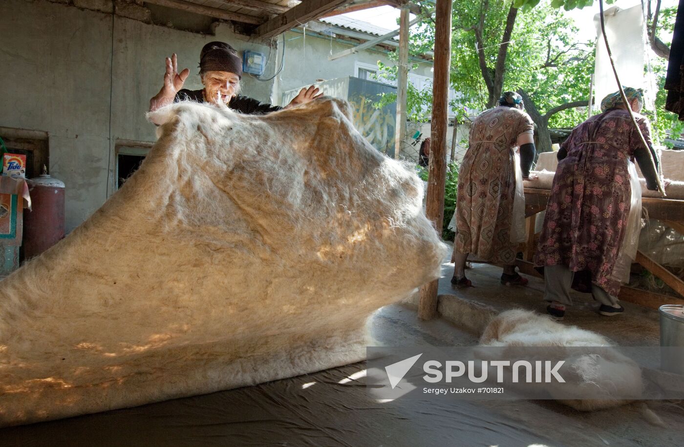 Making burkas in Dagestan