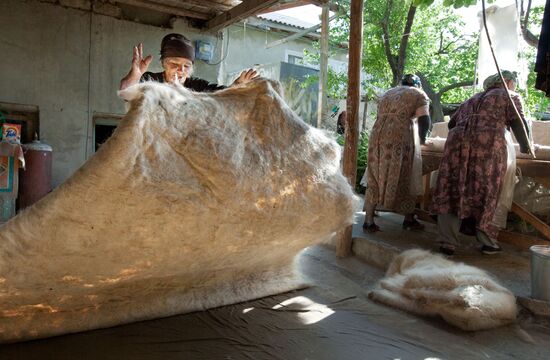 Making burkas in Dagestan