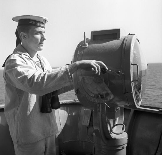 Baltic Fleet. Obraztsovy large antisubmarine warfare ship