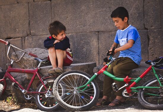 Young residents of Bosra