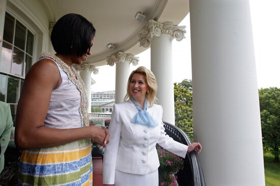 Svetlana Medvedev and Michelle Obama visit the White House