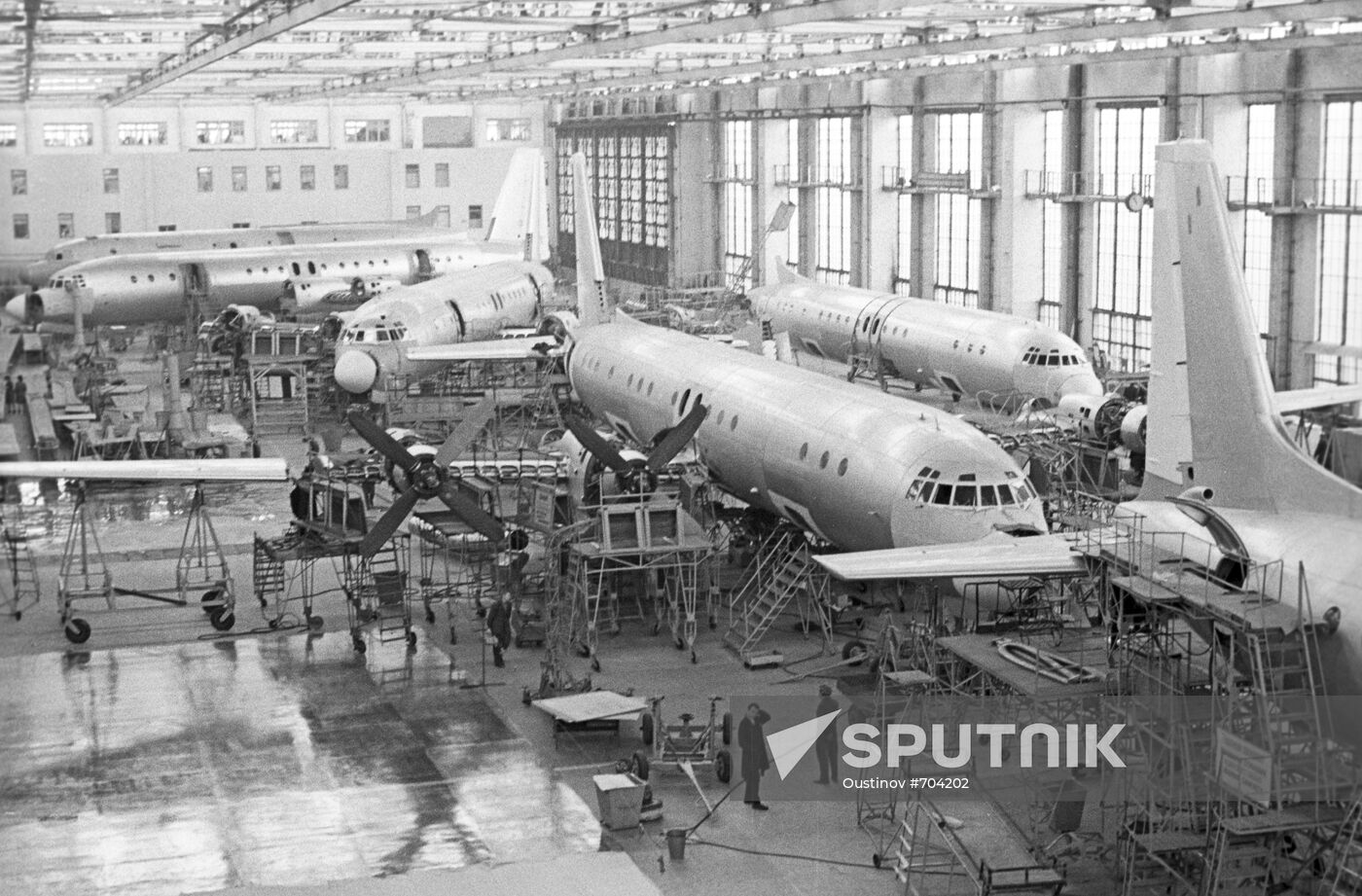 Assembly workshop at Znamya Truda machine-building plant