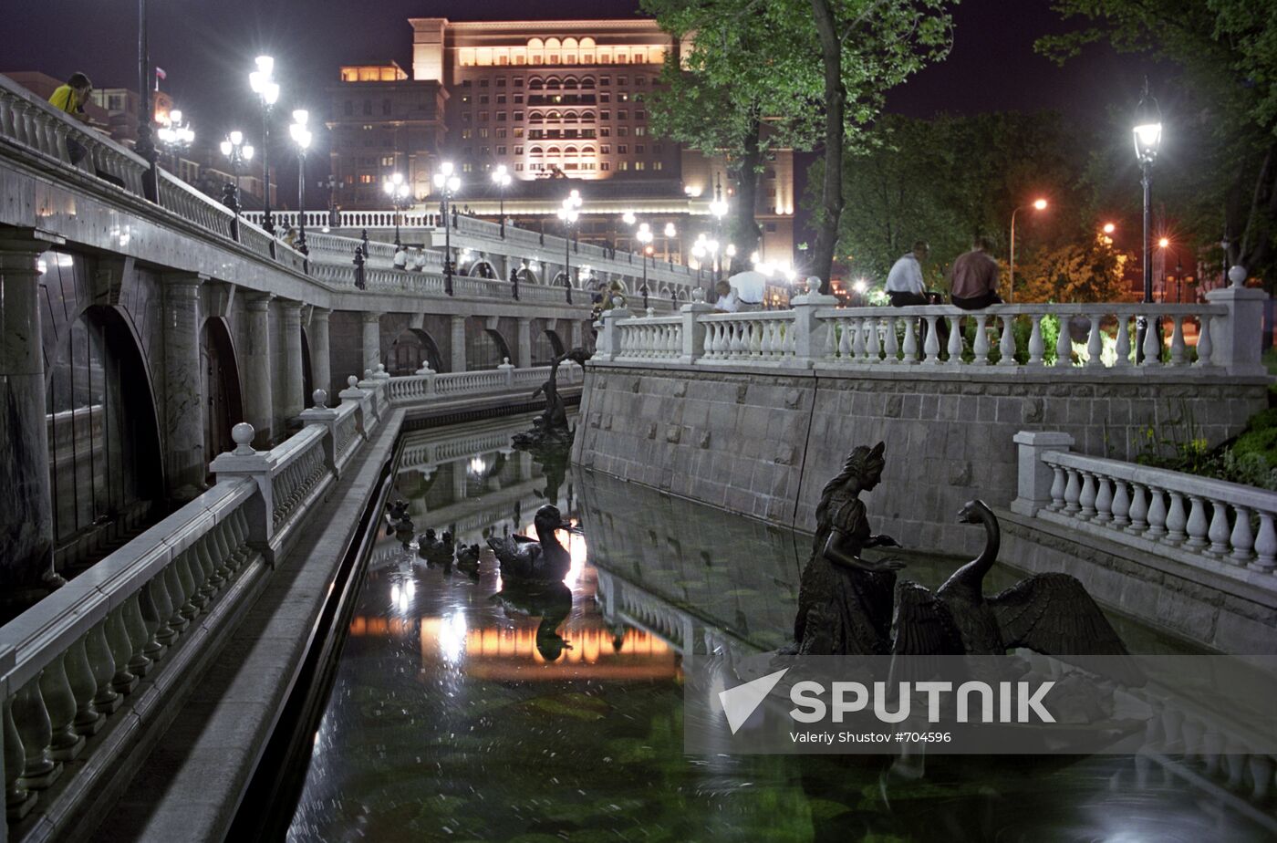 Sculptures on Neglinka River