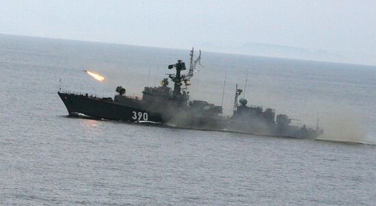 Joint sailing of various fleets' vessels in Primorye