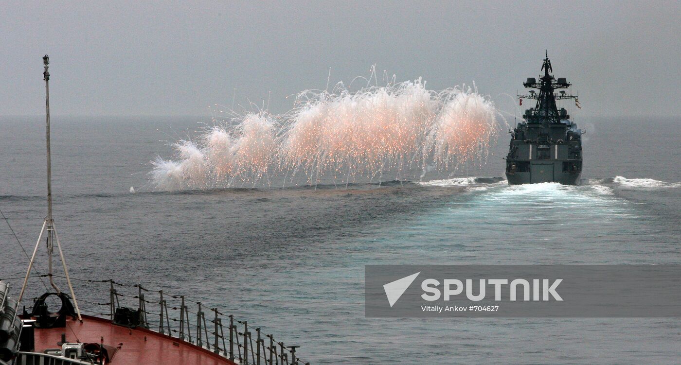Joint sailing of various fleets' vessels in Primorye