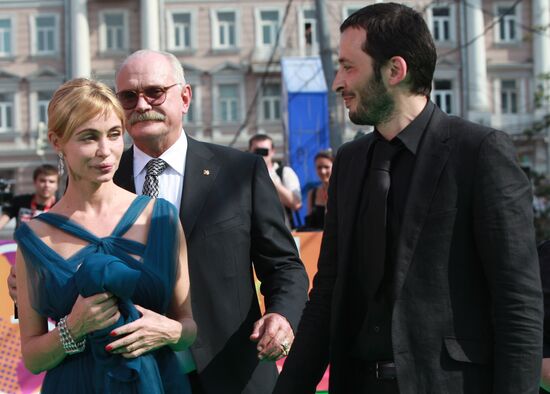 Nikita Mikhalkov, Emmanuell Beart and Michael Cohen