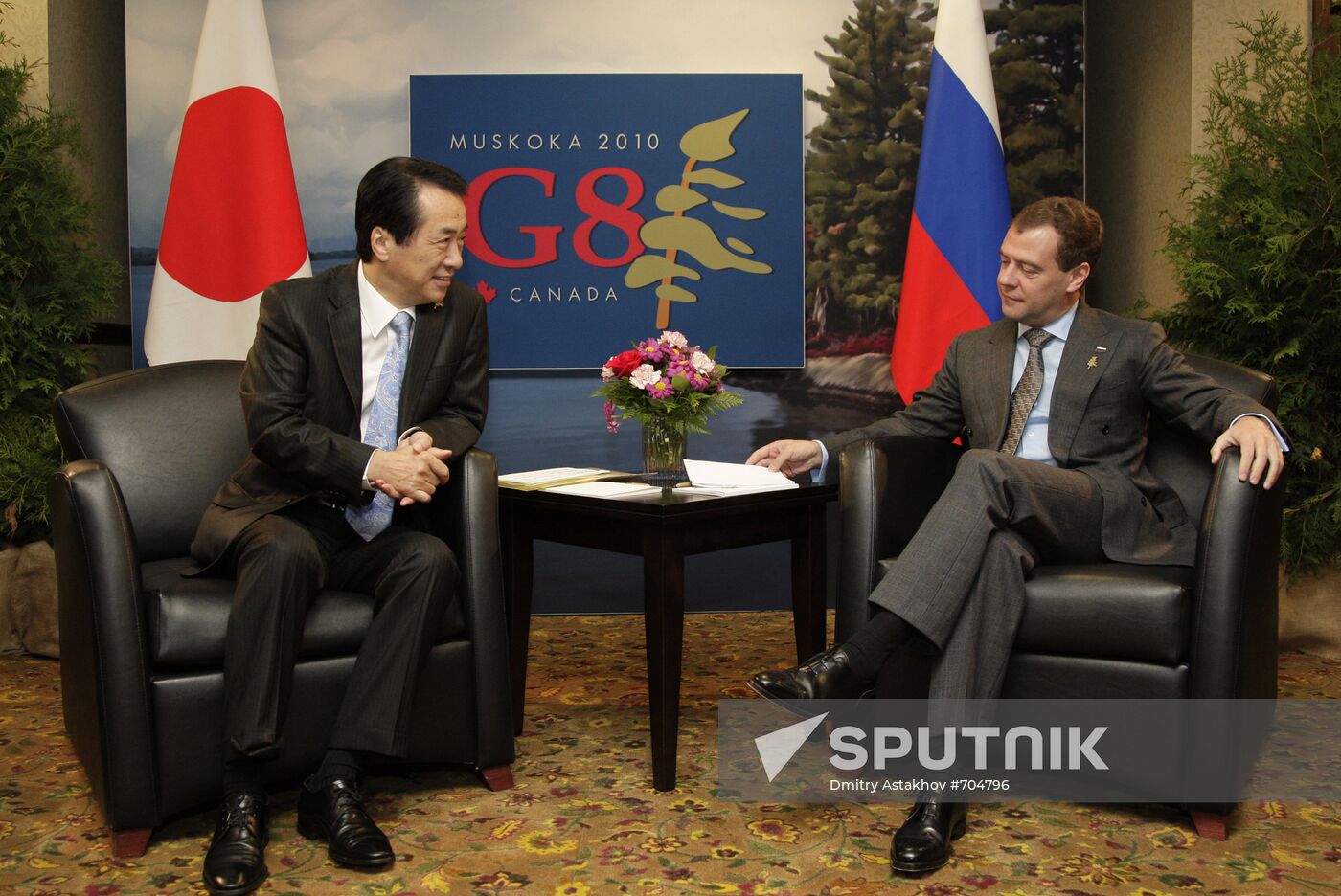 Dmitry Medvedev and Naoto Kan