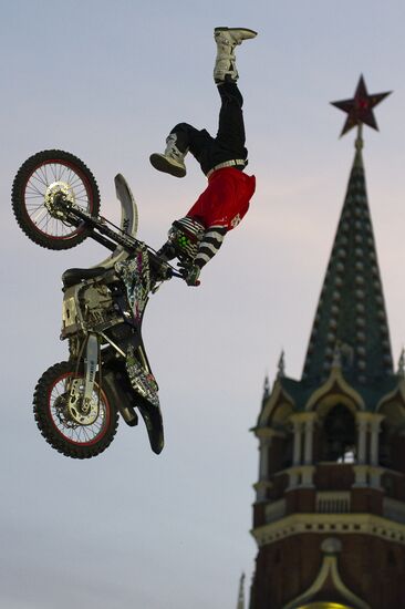 Freestyle Motocross. Red Bull X-Fighters 2010