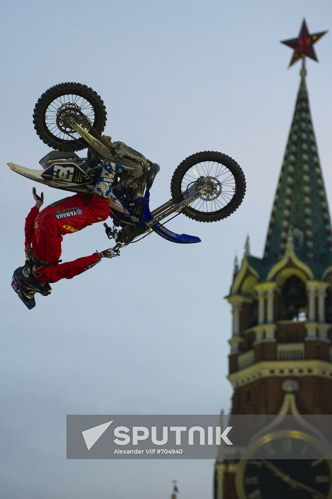 Freestyle Motocross. Red Bull X-Fighters 2010