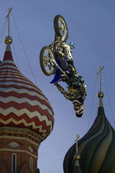 Freestyle Motocross. Red Bull X-Fighters 2010