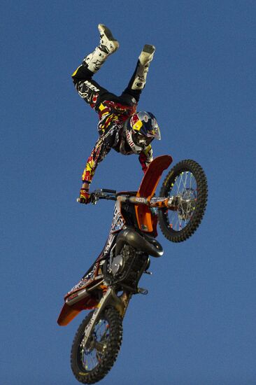 Freestyle Motocross. Red Bull X-Fighters 2010