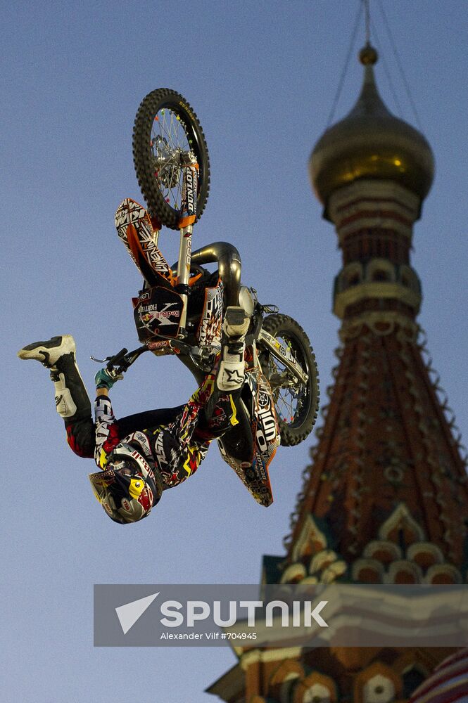 Freestyle Motocross. Red Bull X-Fighters 2010