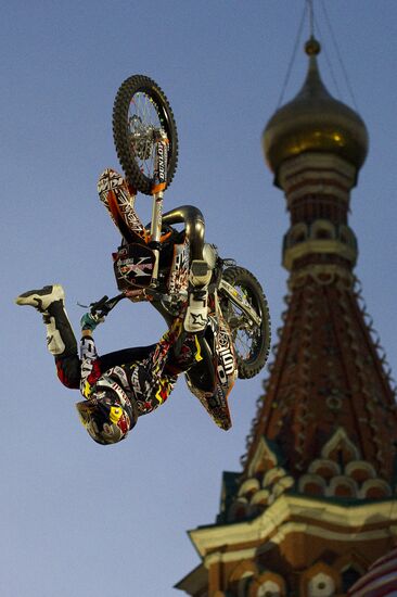 Freestyle Motocross. Red Bull X-Fighters 2010