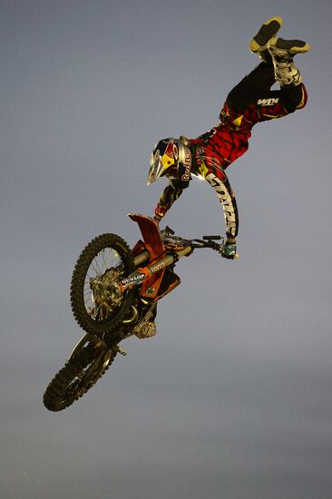 Freestyle Motocross. Red Bull X-Fighters 2010