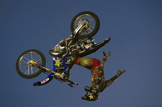 Freestyle Motocross. Red Bull X-Fighters 2010