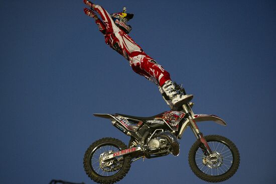 Freestyle Motocross. Red Bull X-Fighters 2010