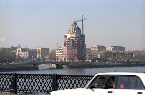 Cultural Center on Sadovnicheskaya Embankment