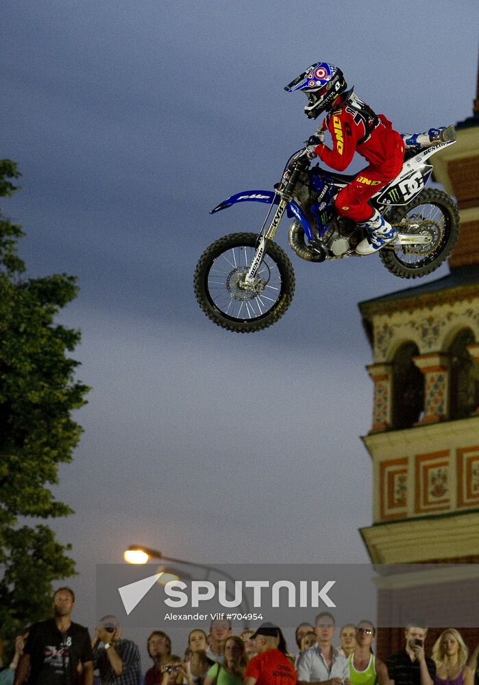 Freestyle Motocross. Red Bull X-Fighters 2010