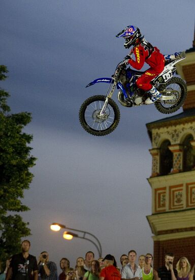 Freestyle Motocross. Red Bull X-Fighters 2010