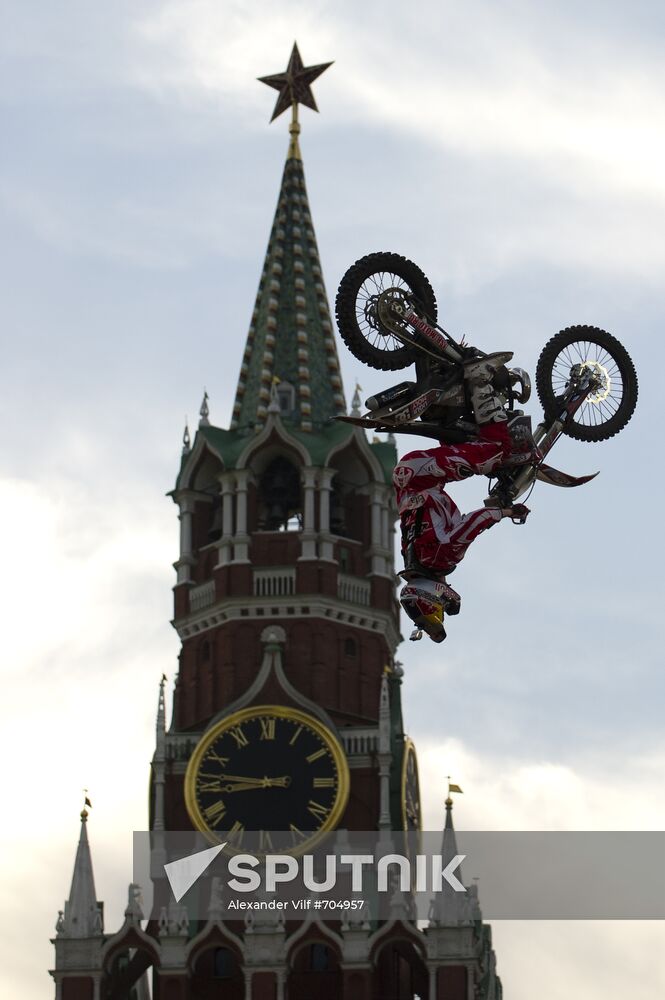 Freestyle Motocross. Red Bull X-Fighters 2010