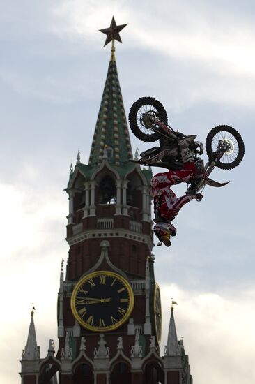 Freestyle Motocross. Red Bull X-Fighters 2010