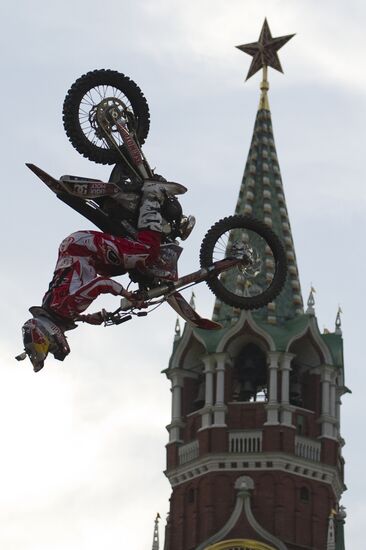 Freestyle Motocross. Red Bull X-Fighters 2010