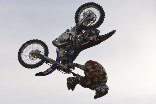 Freestyle Motocross. Red Bull X-Fighters 2010