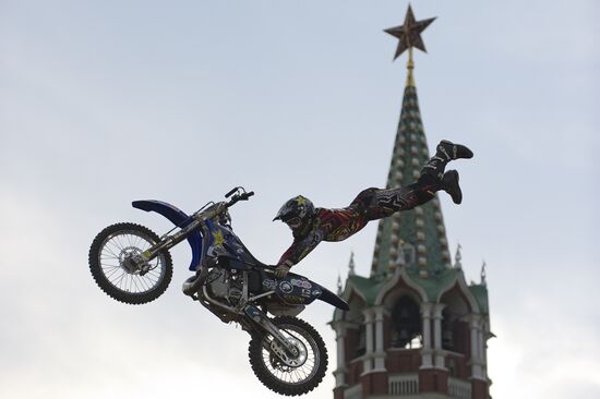Freestyle Motocross. Red Bull X-Fighters 2010