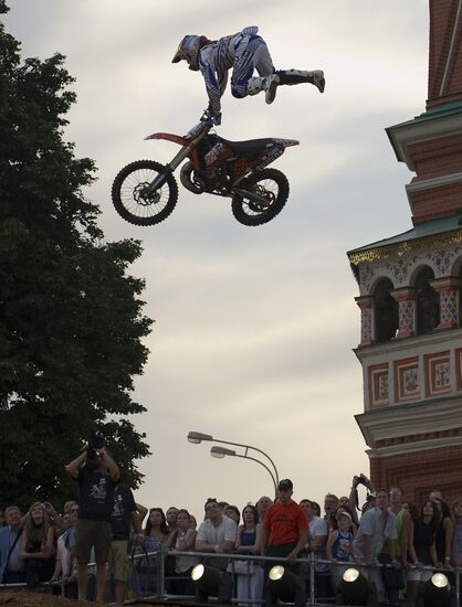 Freestyle Motocross. Red Bull X-Fighters 2010