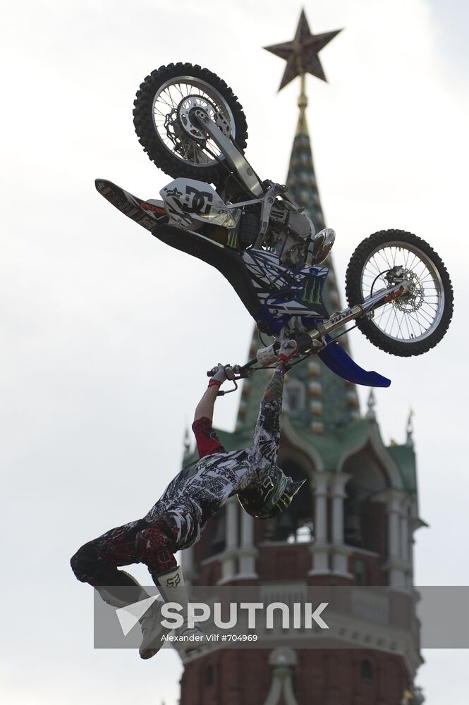 Freestyle Motocross. Red Bull X-Fighters 2010