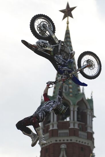 Freestyle Motocross. Red Bull X-Fighters 2010