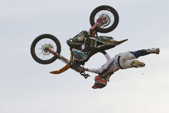 Freestyle Motocross. Red Bull X-Fighters 2010