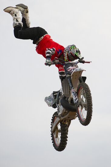 Freestyle Motocross. Red Bull X-Fighters 2010