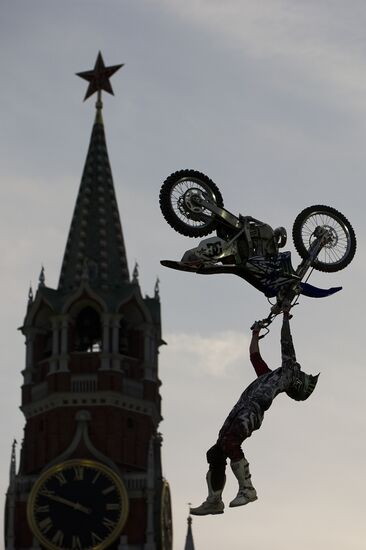 Freestyle Motocross. Red Bull X-Fighters 2010