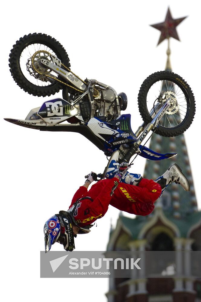 Freestyle Motocross. Red Bull X-Fighters 2010