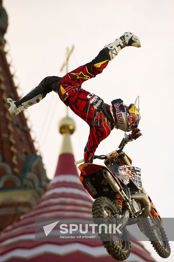 Freestyle Motocross. Red Bull X-Fighters 2010