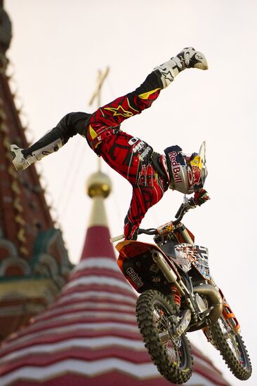 Freestyle Motocross. Red Bull X-Fighters 2010