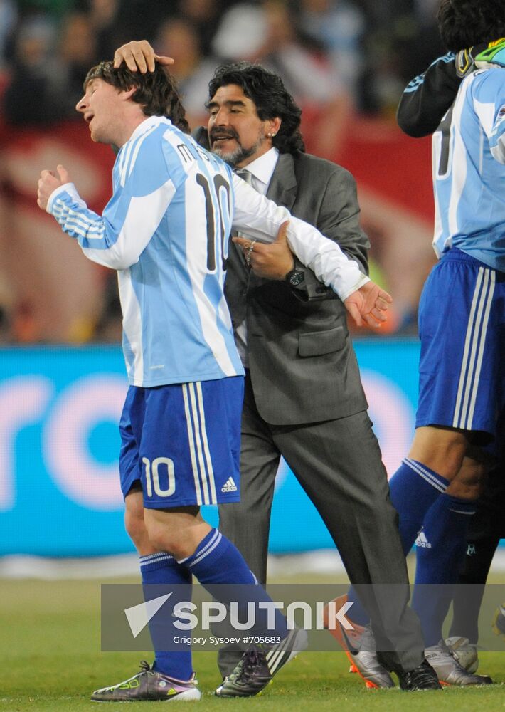 Lionel Messi, Diego Maradona