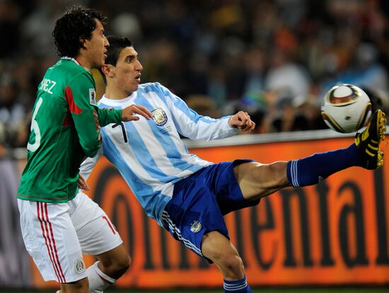 FIFA World Cup 2010. Argentina vs. Mexico