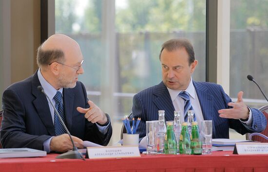 Vladimir Strzhalkovsky and Alexander Voloshin