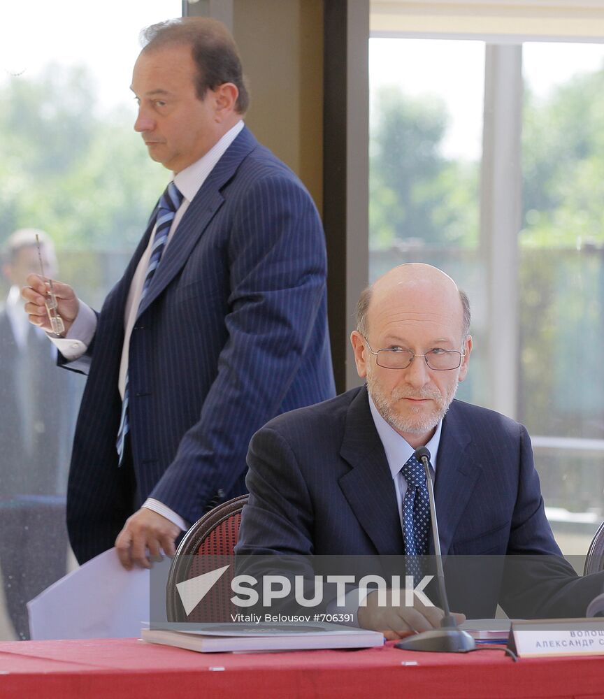 Vladimir Strzhalkovsky and Alexander Voloshin