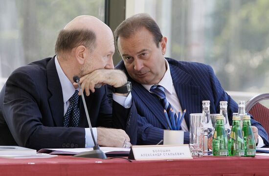 Vladimir Strzhalkovsky and Alexander Voloshin