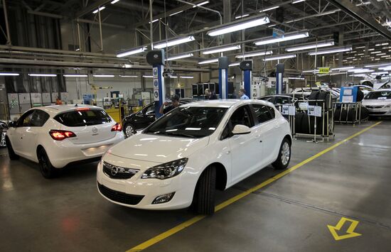Opel Astra small car production