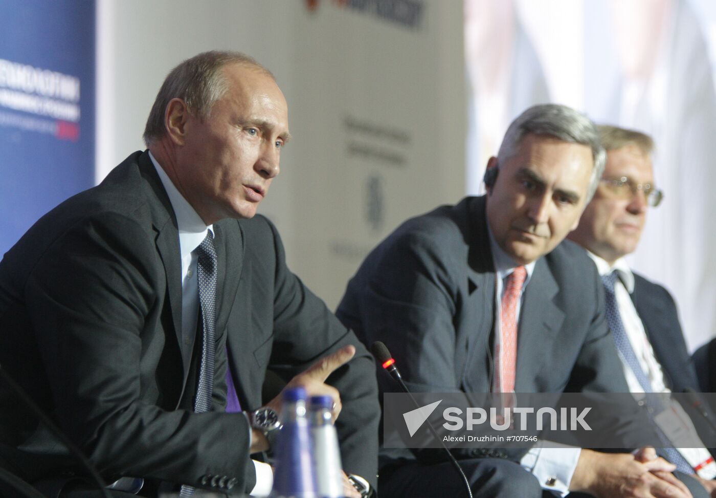 Vladimir Putin, Peter Löscher