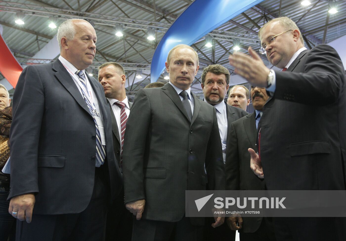 Vladimir Putin, Sergei Chemezov